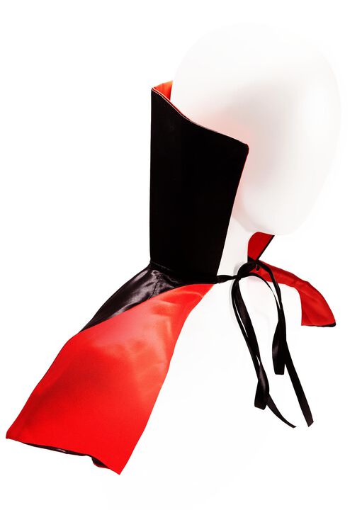 Short Vampire Cape image number 1.0