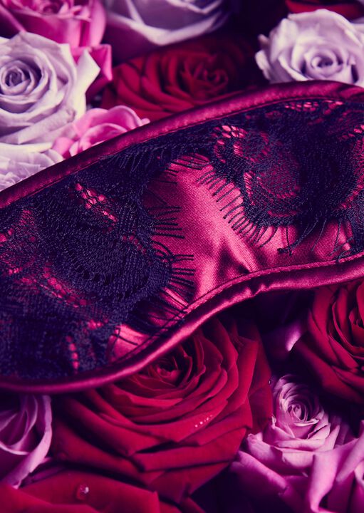 Satin and Lace Eyemask image number 2.0