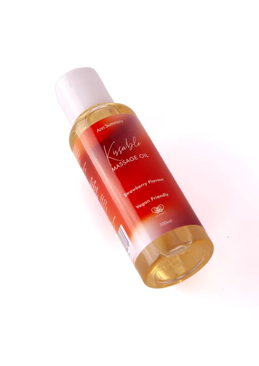 Kissable Massage Oil Strawberry 100ml image number 2.0