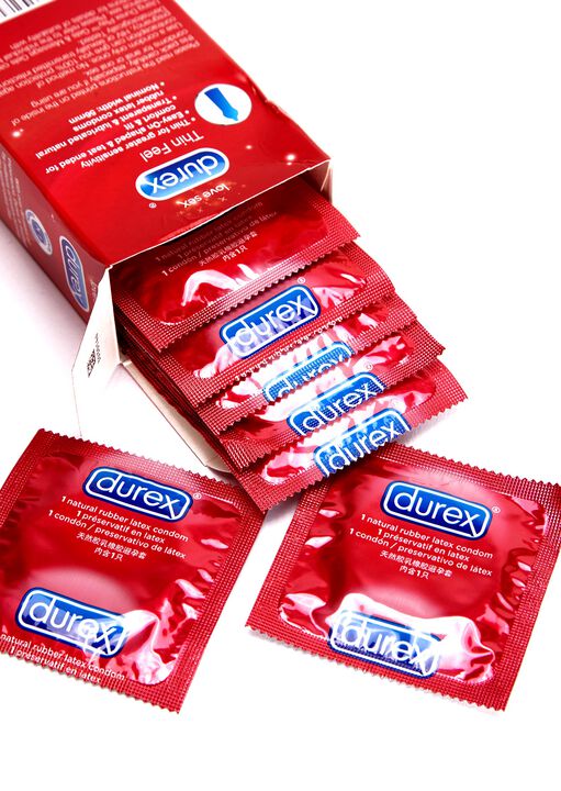 Durex Thin Feel Condoms 12 Pack image number 1.0